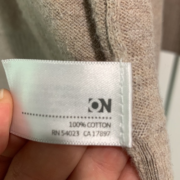 ⭐️3/$20⭐️ Old Navy Button Down Cardigan - Picture 4 of 4